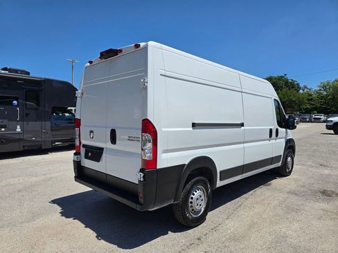Used 2025 RAM ProMaster 2500 w/ Convenience Group image 6