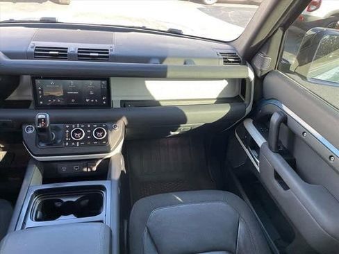 Used 2020 Land Rover Defender 110 SE image 11