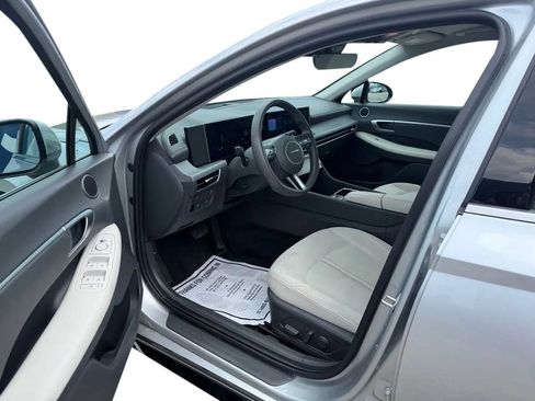 Used 2025 Hyundai Sonata SEL FWD image 11