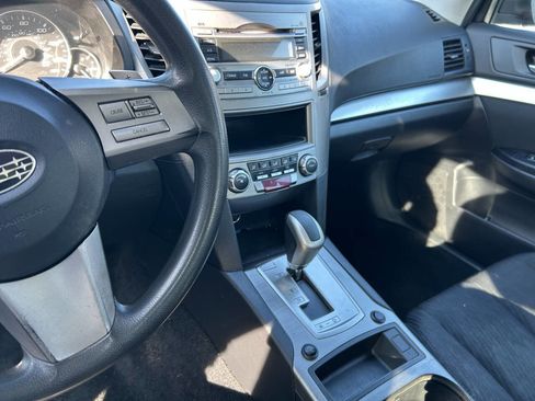 Used 2011 Subaru Legacy 2.5i image 6