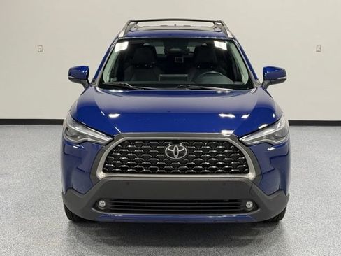 Used 2023 Toyota Corolla Cross XLE w/ Convenience Package AWD/4WD image 4