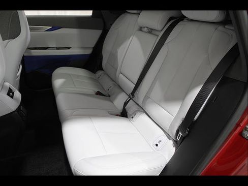 Used 2025 Cadillac Optiq Sport 1 w/ LPO, Floor Liner Package AWD/4WD image 21