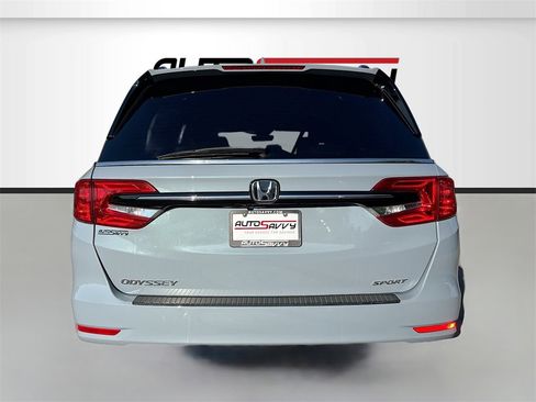 Used 2024 Honda Odyssey Sport image 6