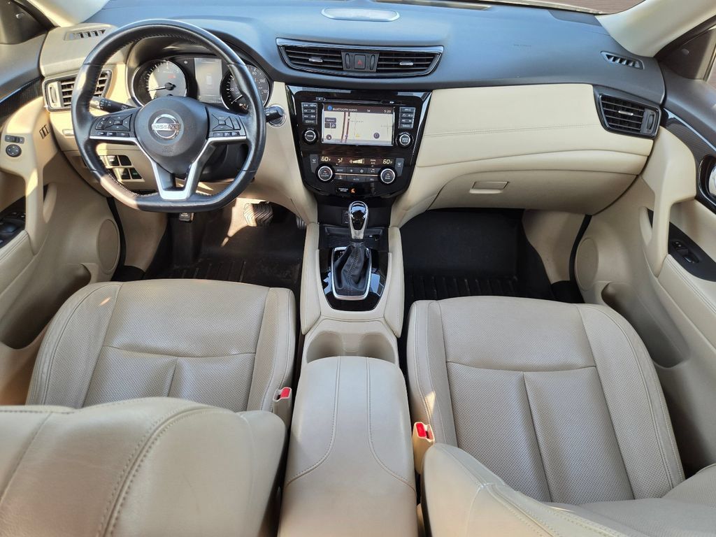 Used 2017 Nissan Rogue SL FWD image 16