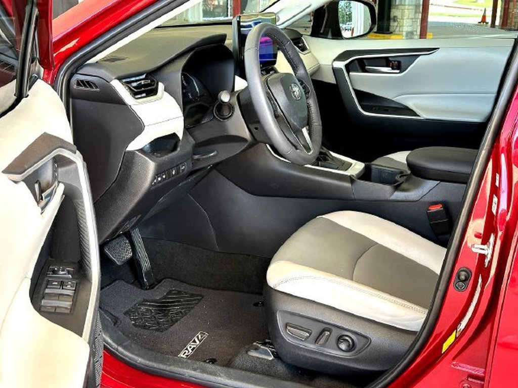 Certified 2023 Toyota RAV4 XLE Premium FWD image 10