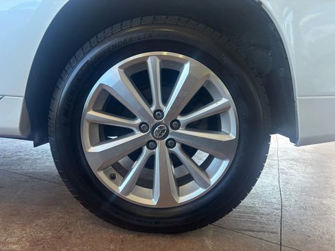 Used 2012 Toyota Highlander Limited image 25