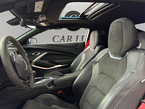 Used 2023 Chevrolet Camaro SS image 9