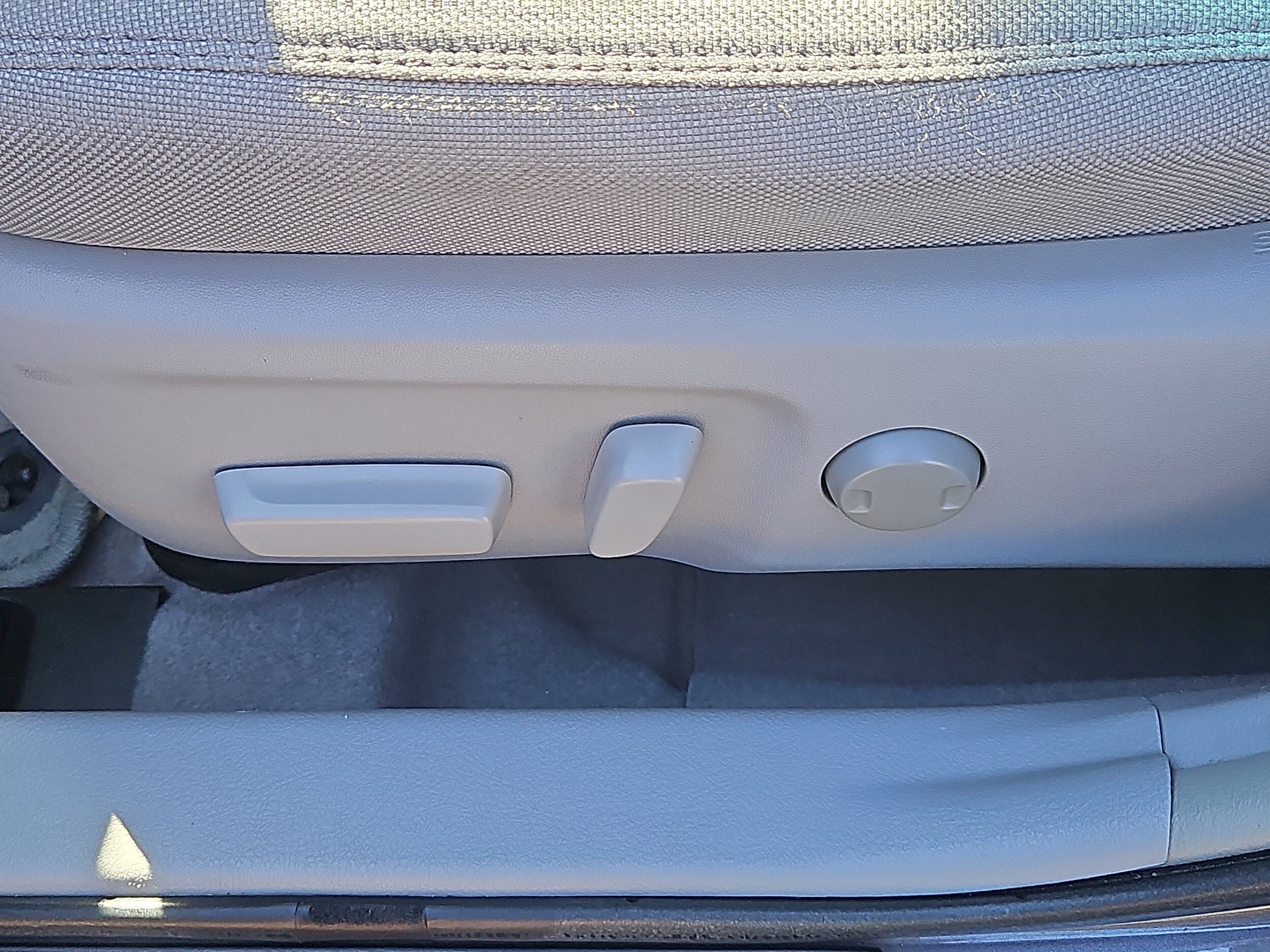 Used 2015 Toyota Camry LE FWD image 10