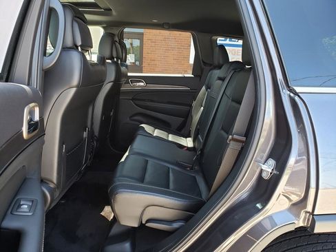 Used 2017 Jeep Grand Cherokee Limited AWD/4WD image 11