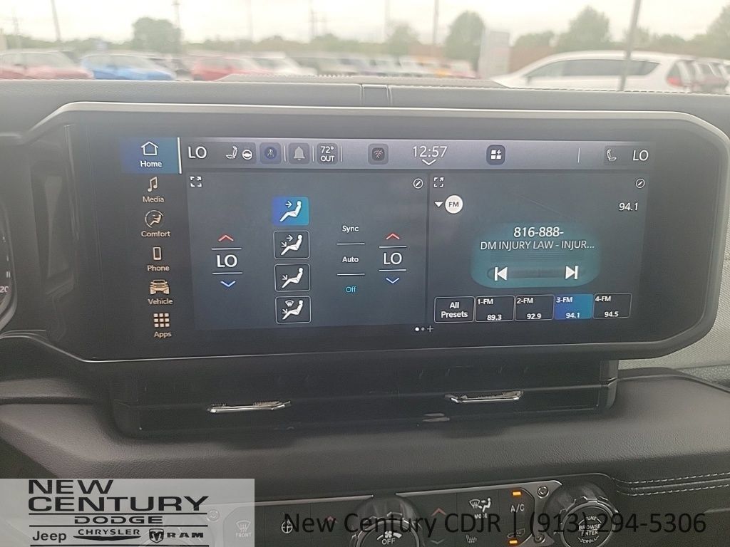 Used 2026 Jeep Wrangler Unlimited Sahara AWD/4WD image 21
