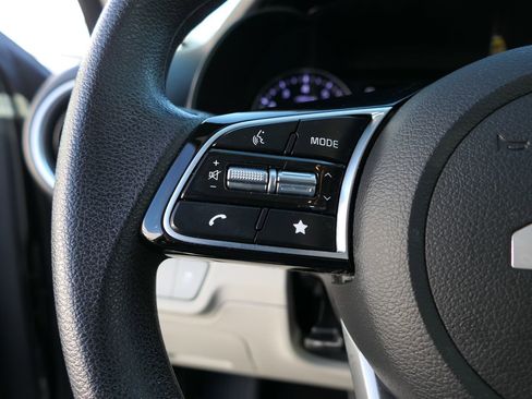 Used 2023 Kia Forte LXS w/ LXS Technology Package image 12