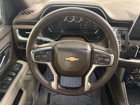 Used 2021 Chevrolet Suburban LT image 17