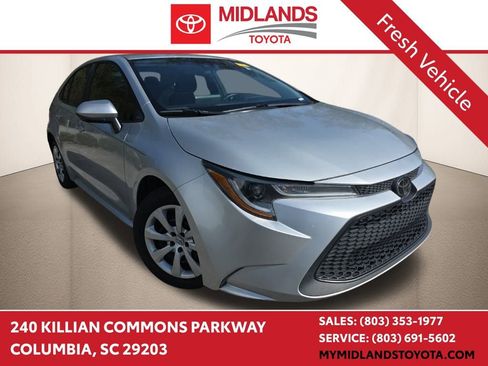 Used 2022 Toyota Corolla LE image 1