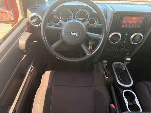 Used 2009 Jeep Wrangler Unlimited Rubicon w/ Dual Top Group AWD/4WD image 15