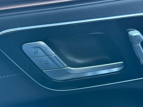 Certified 2022 Mercedes-Benz EQS 580 4MATIC Sedan image 23