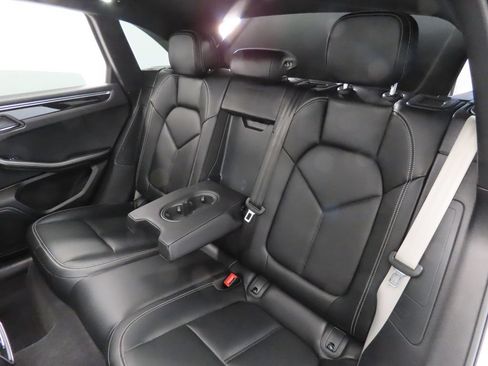 Certified 2022 Porsche Macan AWD/4WD image 41