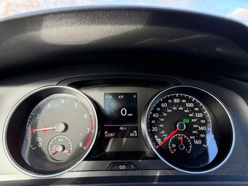 Used 2017 Volkswagen Golf Alltrack S image 16