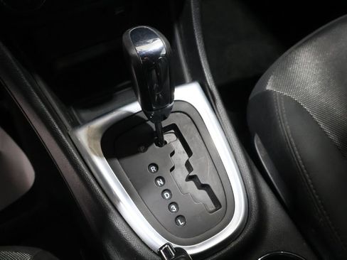 Used 2014 Dodge Avenger SE image 26