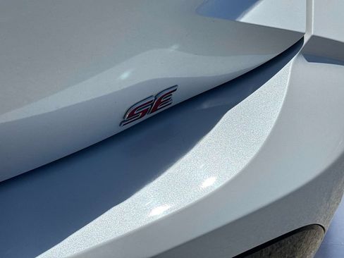 Used 2021 Toyota Corolla SE w/ Carpet Mat Package (TMS) FWD image 11