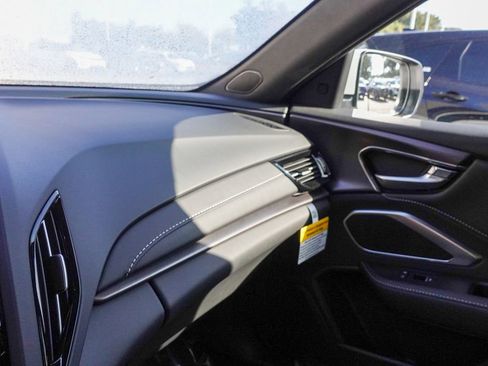 New 2025 Acura RDX Base image 24