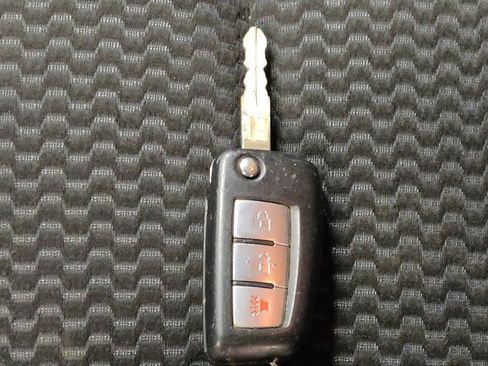 Used 2021 Nissan Rogue Sport S image 32