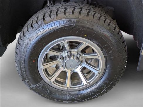 Used 2018 GMC Sierra 1500 SLE w/ SLE Value Package image 13