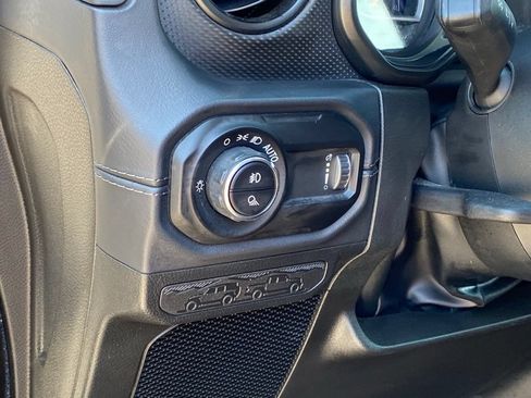 Used 2026 Jeep Gladiator Mojave AWD/4WD image 12