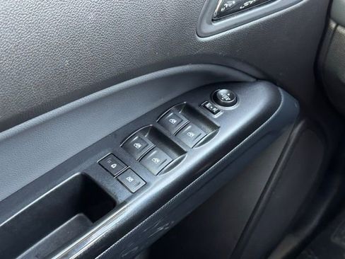 Used 2017 Chevrolet Colorado Z71 image 31