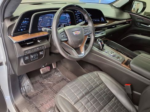 Certified 2023 Cadillac Escalade ESV Sport Platinum w/ LPO, ONYX Package AWD/4WD image 21