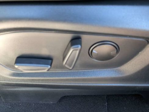 Used 2020 Ford Explorer XLT w/ Equipment Group 202A RWD image 18