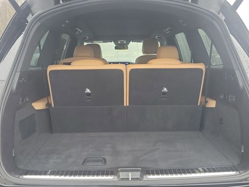 Used 2024 Mercedes-Benz GLS 450 4MATIC image 8