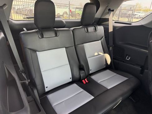 Used 2023 Ford Explorer XLT w/ Equipment Group 202A image 7