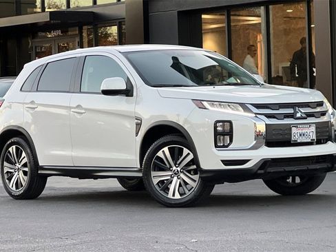 Used 2020 Mitsubishi Outlander Sport ES image 3