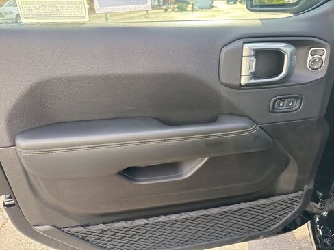 Certified 2025 Jeep Wrangler Unlimited Sahara w/ Safety Group image 14