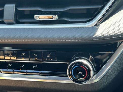 Used 2026 Chevrolet Equinox LT image 25