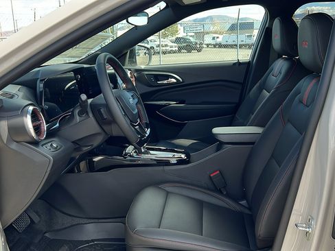New 2026 Chevrolet Trax RS w/ Driver Confidence Package FWD image 29