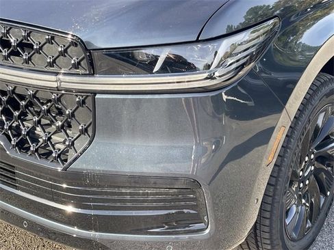 New 2025 Lincoln Navigator Reserve w/ Jet Appearance Package image 9