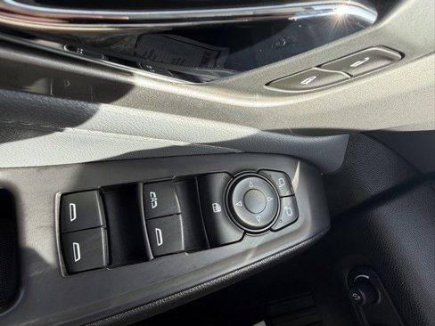 Used 2020 Chevrolet Traverse LT w/ LT Premium Package image 34