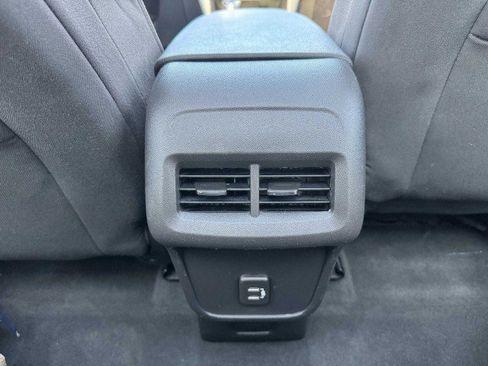 Used 2019 Chevrolet Equinox LT image 39