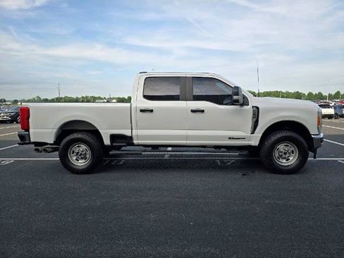 Used 2023 Ford F250 XL w/ FX4 Off-Road Package AWD/4WD image 7