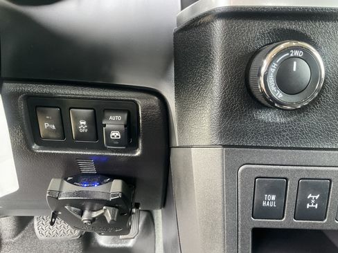 Used 2018 Toyota Sequoia TRD Sport AWD/4WD image 32