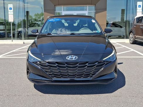 Used 2023 Hyundai Elantra SEL FWD image 2