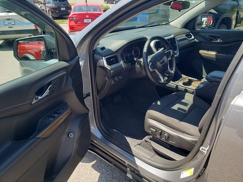 Used 2020 GMC Acadia SLE w/ Driver Convenience Package FWD image 9
