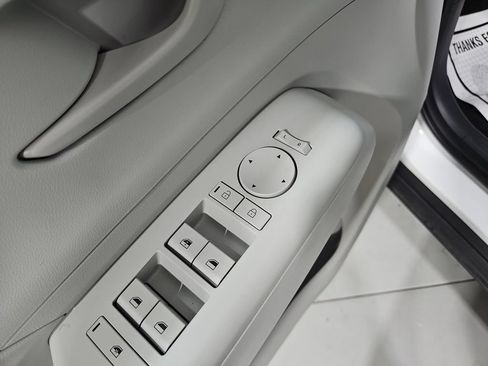 Certified 2025 Hyundai Kona SEL AWD/4WD image 13