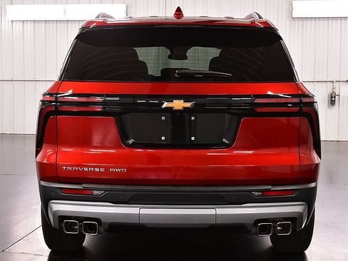 Used 2025 Chevrolet Traverse LT w/ Driver Confidence Package AWD/4WD image 6