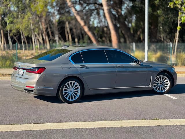 Used 2020 BMW 740i RWD image 17