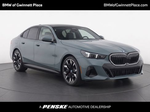 Used 2024 BMW i5 eDrive40i w/ Executive Package RWD image 1