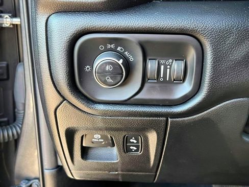 Used 2019 RAM 1500 Laramie image 19