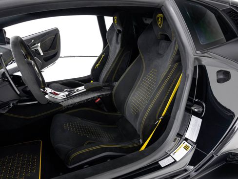 Used 2018 Lamborghini Huracan Performante image 15