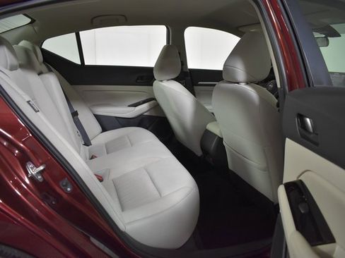 Certified 2023 Nissan Altima 2.5 SV image 32